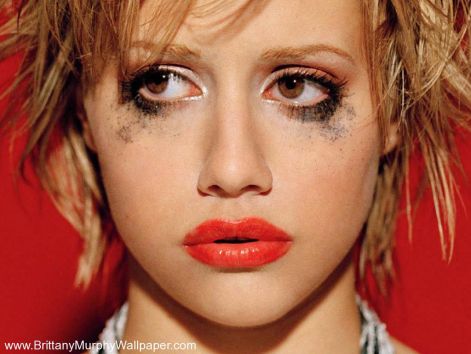 brittany-murphy-sad.jpeg